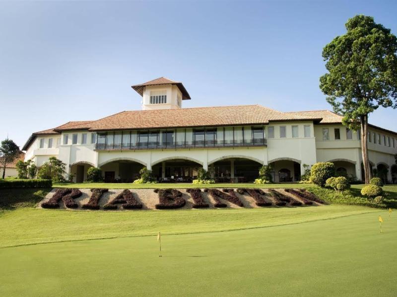 Ria Bintan Golf Lodge Lagoi Exterior foto